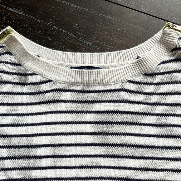 American Eagle Sweater with Zippers - Picture 7 of 12
